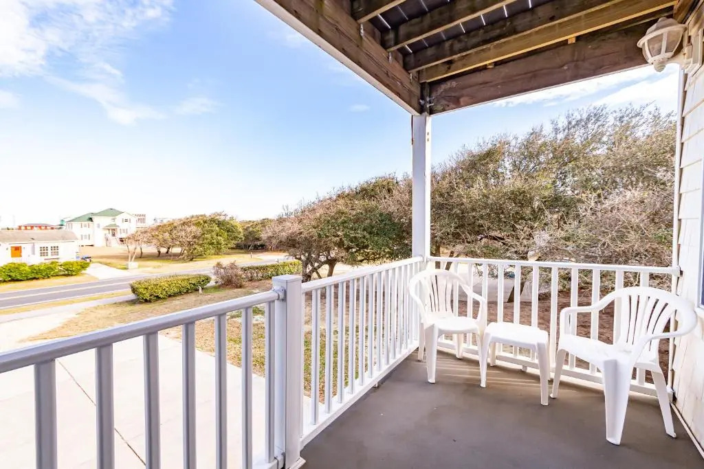 King BEEch - Southern Shores, 300 Yds to Beach, Ocean View, Pool, Hot Hub, Fenced Yard