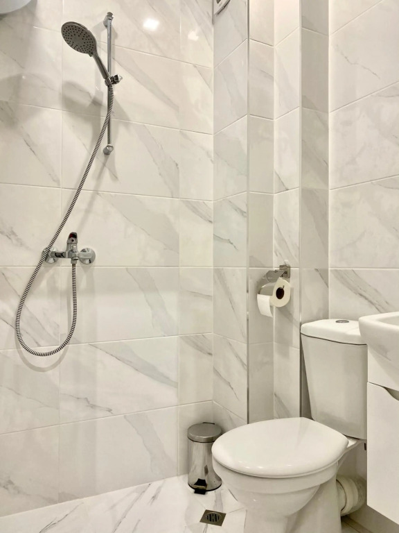 City Centre Bright & Cozy Apartment for 4 persons