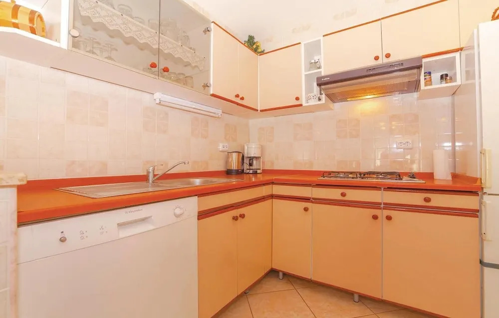 Nice Home in Povile With Wifi and 4 Bedrooms