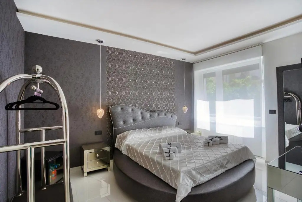 Distinto Suite & Rooms