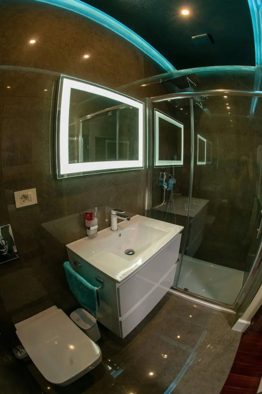 Luxury Apartment Eqanimity