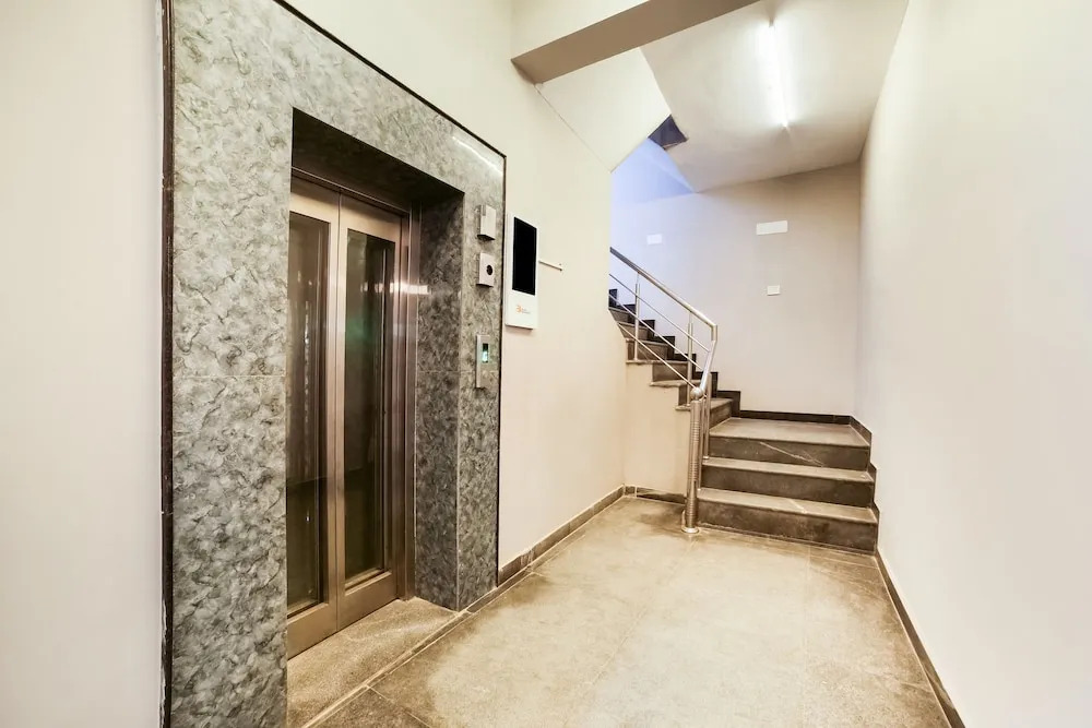 OYO Flagship 30197 Noida Sector 43