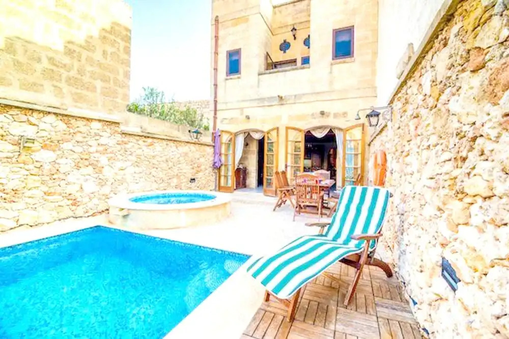 Exceptional villa in In-Nadur with private pool