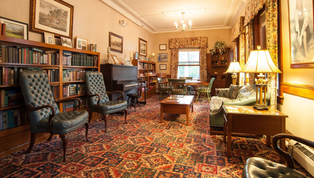 Eagle Mountain House and Golf Club