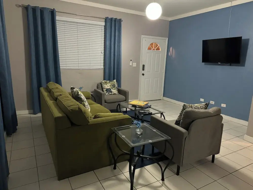 Kozy Bahamas Getaway 25mins from Airport & USA Embassy