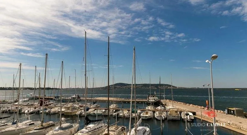 A La Voile Blanche