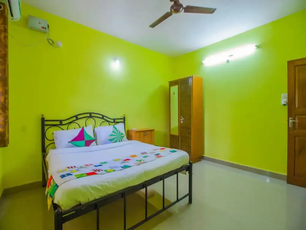 OYO 14484 Home 2BHK With Balcony Utorda Beach