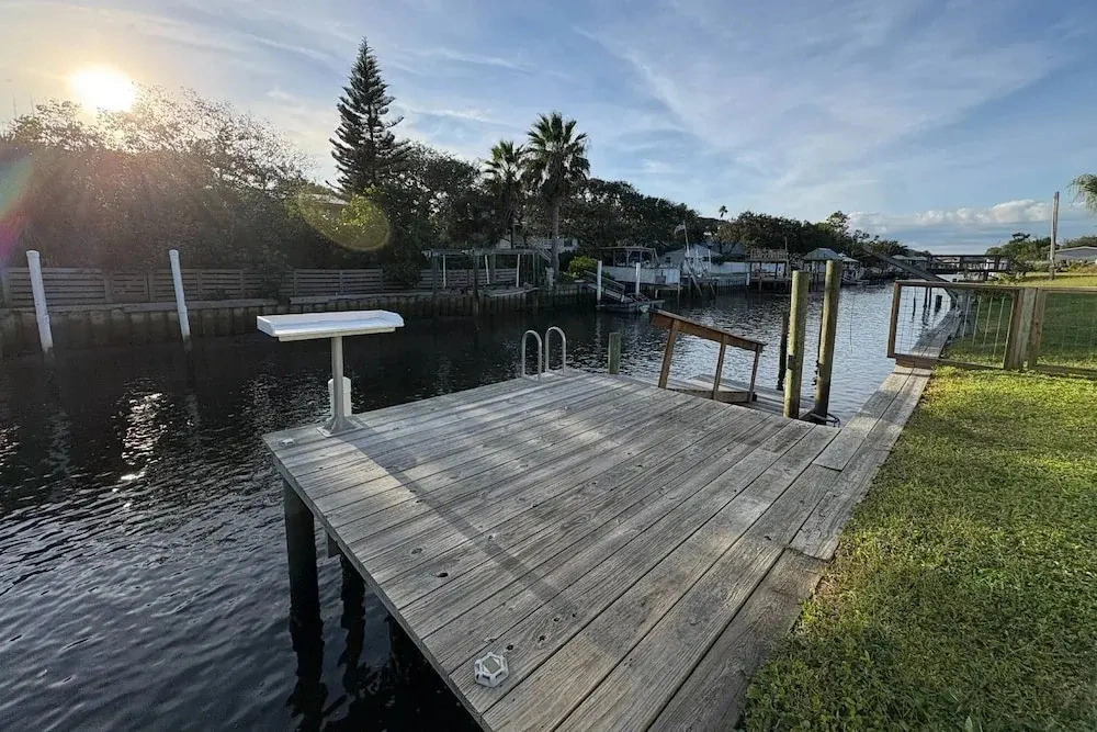 Riverside Paradise