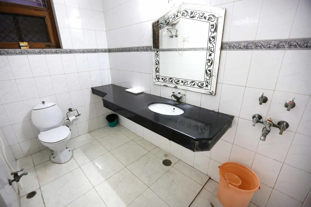 OYO Flagship 402 Hotel Noida Residency