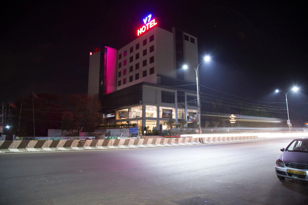 V7 Hotel