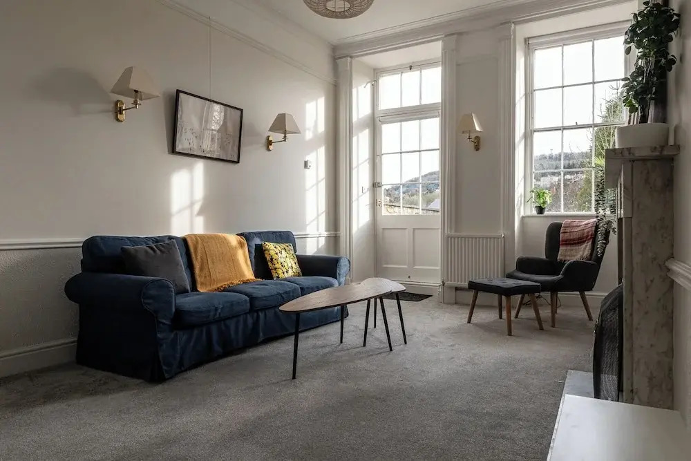 Garden Flat Apartment in Grosvenor Place