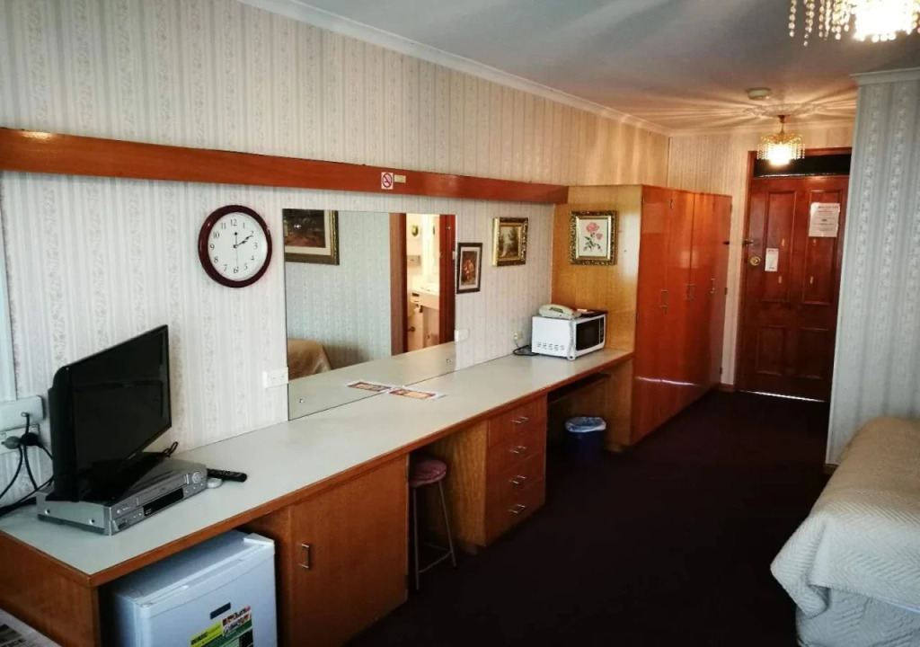 Motel Mayfair on Cavell
