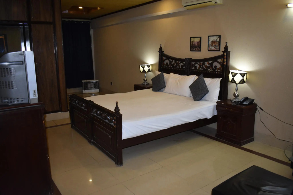 Hotel Pyramid International