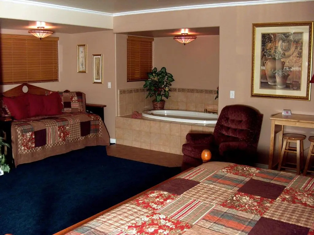 Giant Oaks Lodge