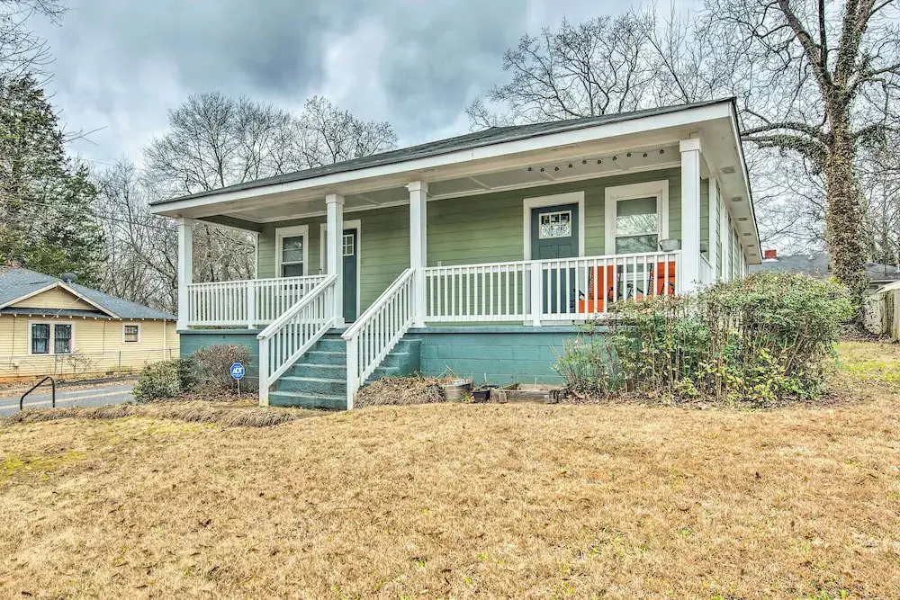 East Point Home ~ 6 Mi to Downtown ATL