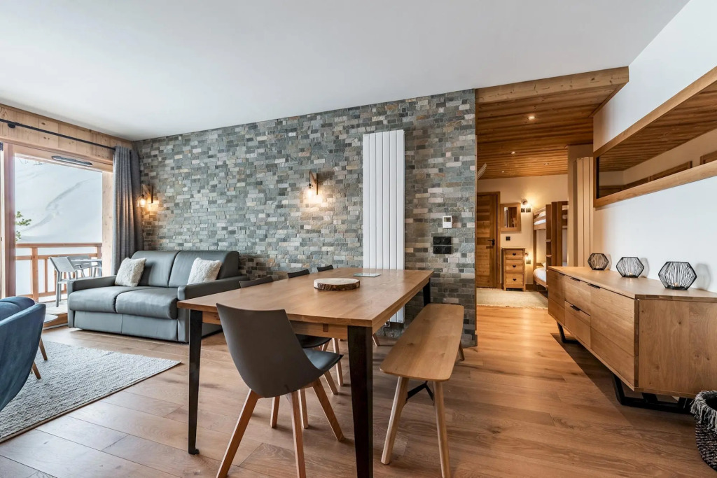 SORBUS - Contemporary Apartment in Luxury Residence