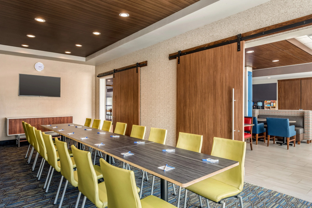 Holiday Inn Express & Suites - West Des Moines - Jordan Creek by IHG