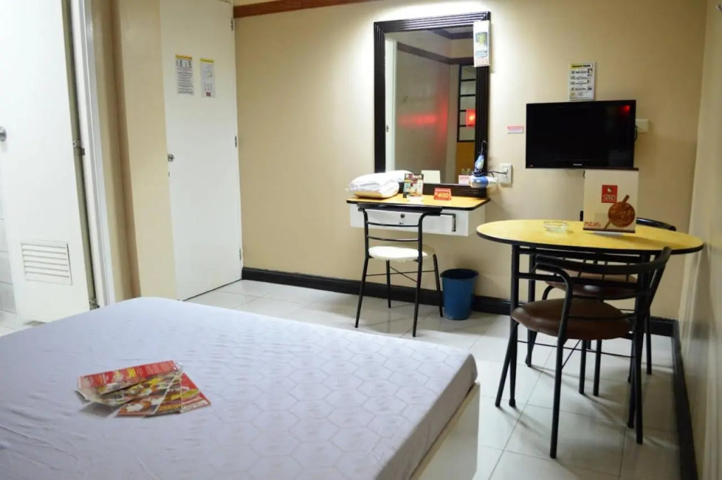 Hotel Sogo - Monumento, LRT Station