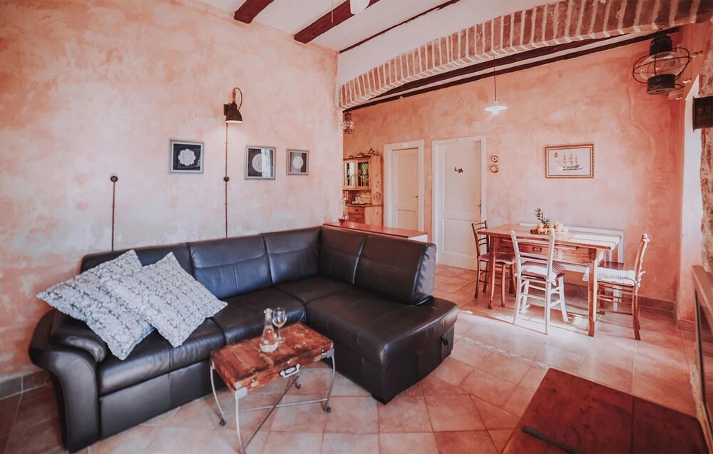 Amazing Home in Preko With 6 Bedrooms, Wifi and Outdoor Swimming Pool