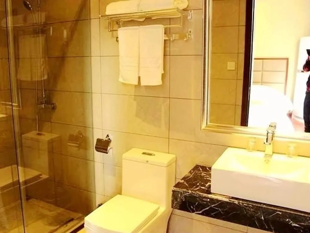 Jiujiang Golden Bay Holiday Hotel