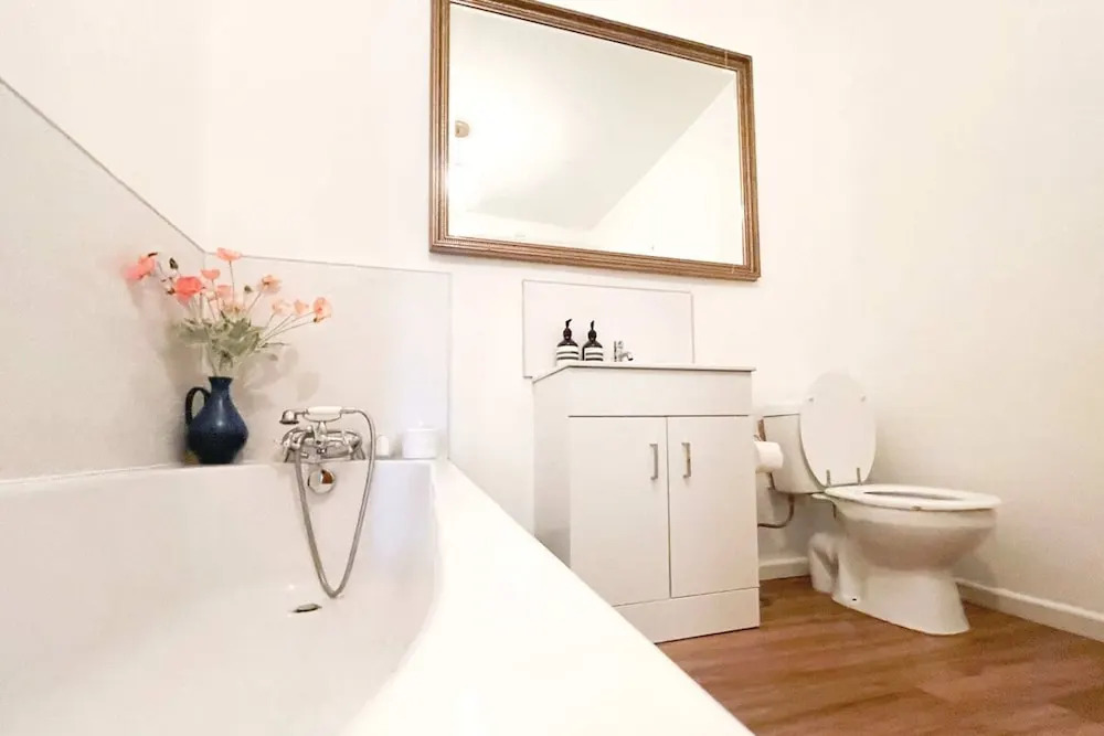 Tranquil Catford Retreat: Sleeps 4, With Garden