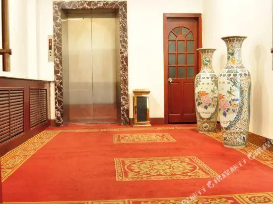 Jinhe Hotel