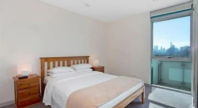 Astra Apartments - St Kilda Rd