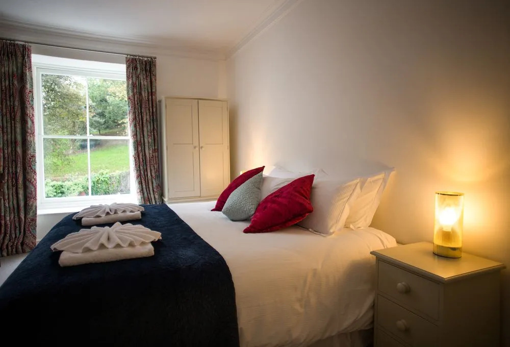 4 Berkeley Square I Boutique Apartments