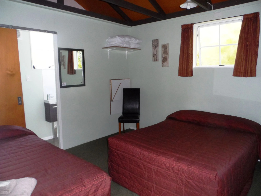 Sportmans Lodge
