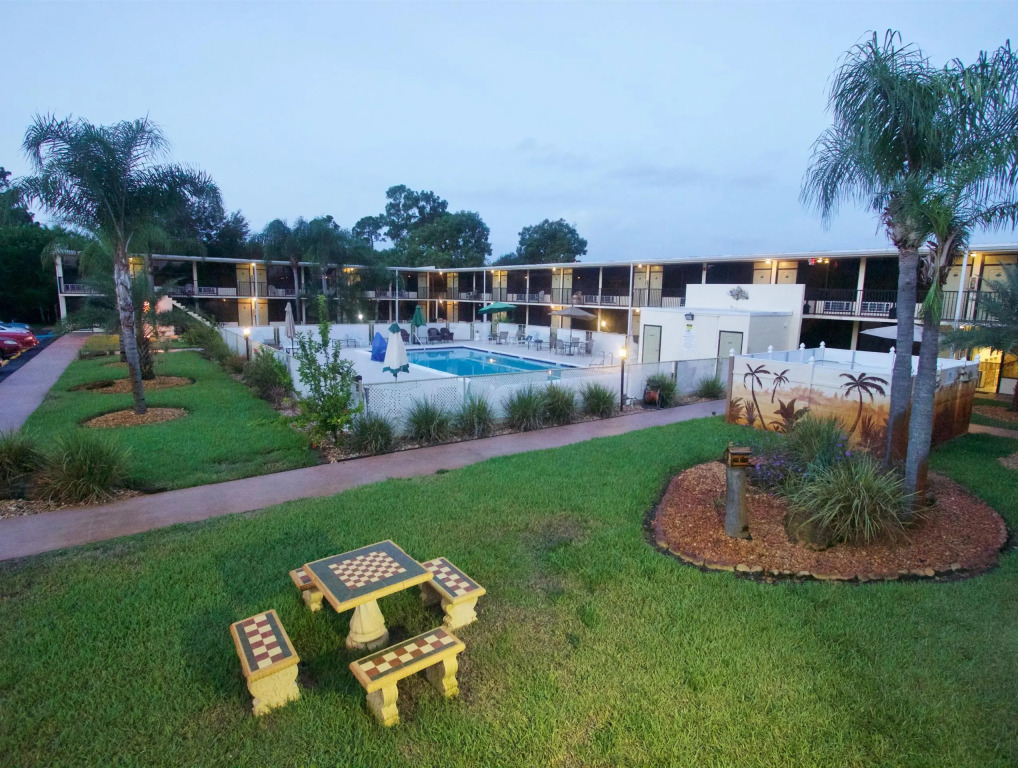At Home Inn - Fort Pierce