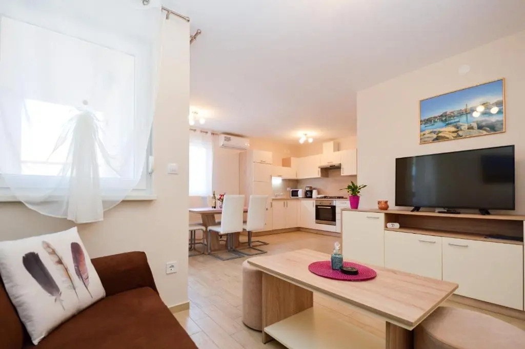Apartment Mit- Mir