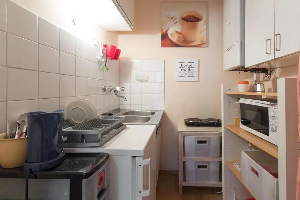 COZY and quiet flat - 12 min to center