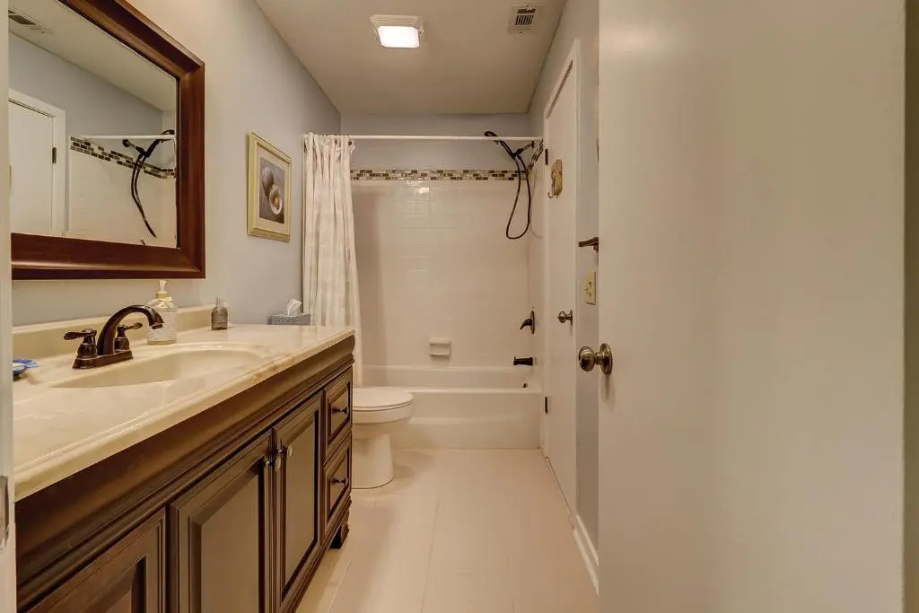 28 Springwood 2 BR Condo Forest Beach
