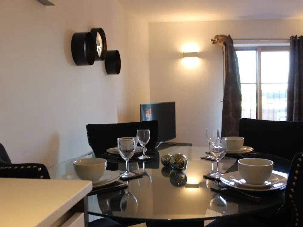 Karah Suites - Peascod Place