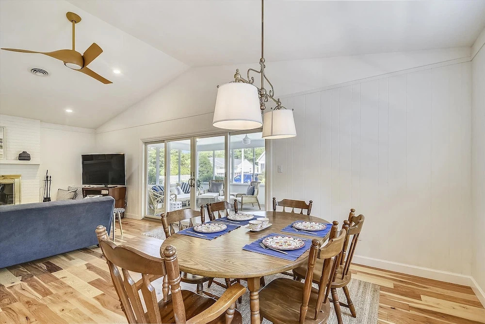 336 Hickman Street by Long & Foster