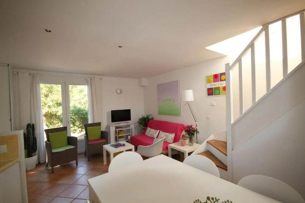 50m de la plage vue mer Très belle maison 3 chambres 5 couchages grand jardin parking voitures LXMURIER