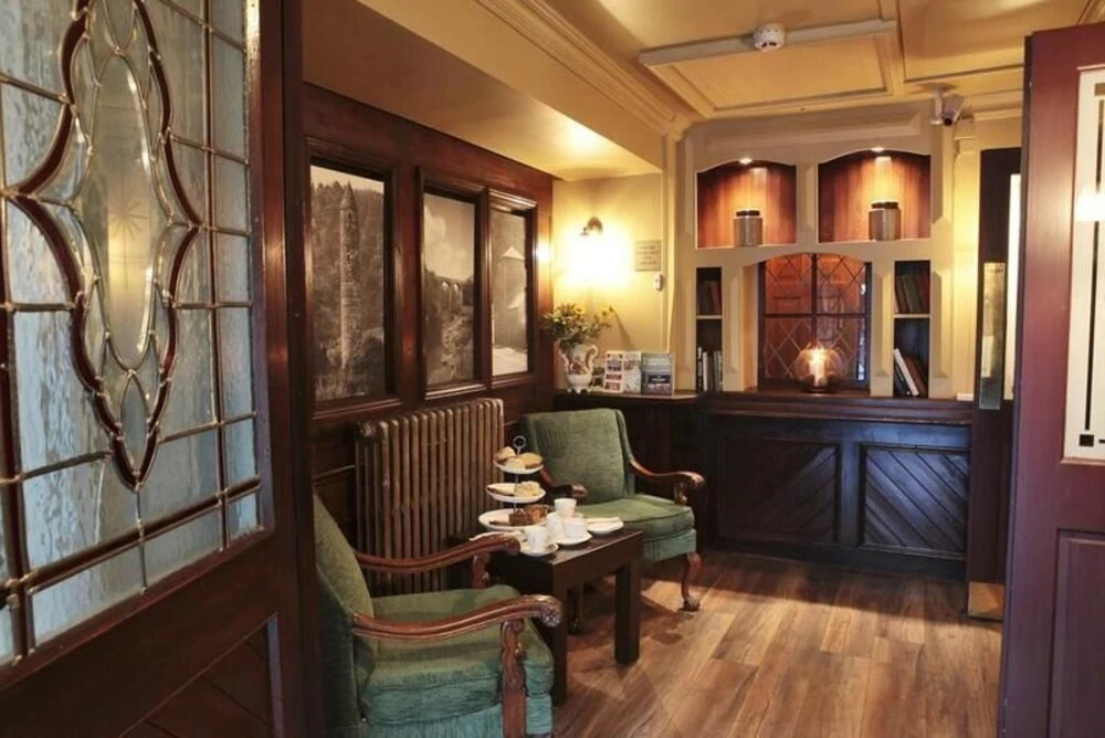 Jacobs Well Hotel