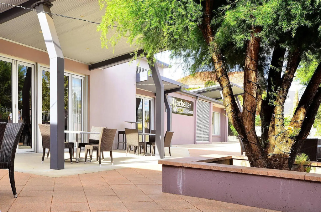 Mackellar Motel