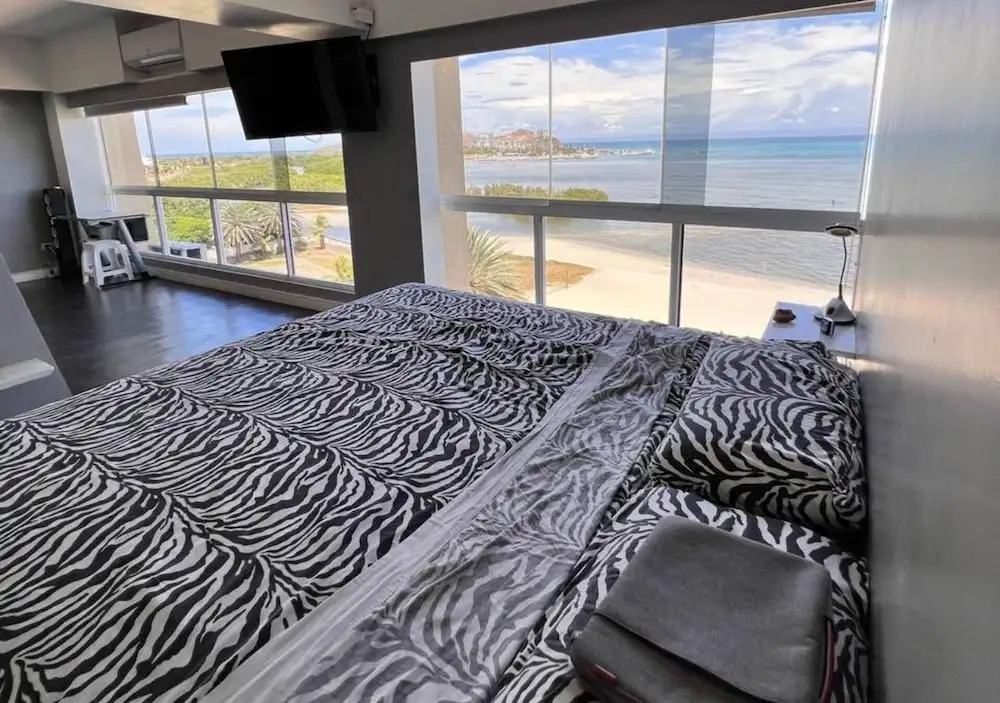Seafrontapartment-sleeps4-pool-parking-garden