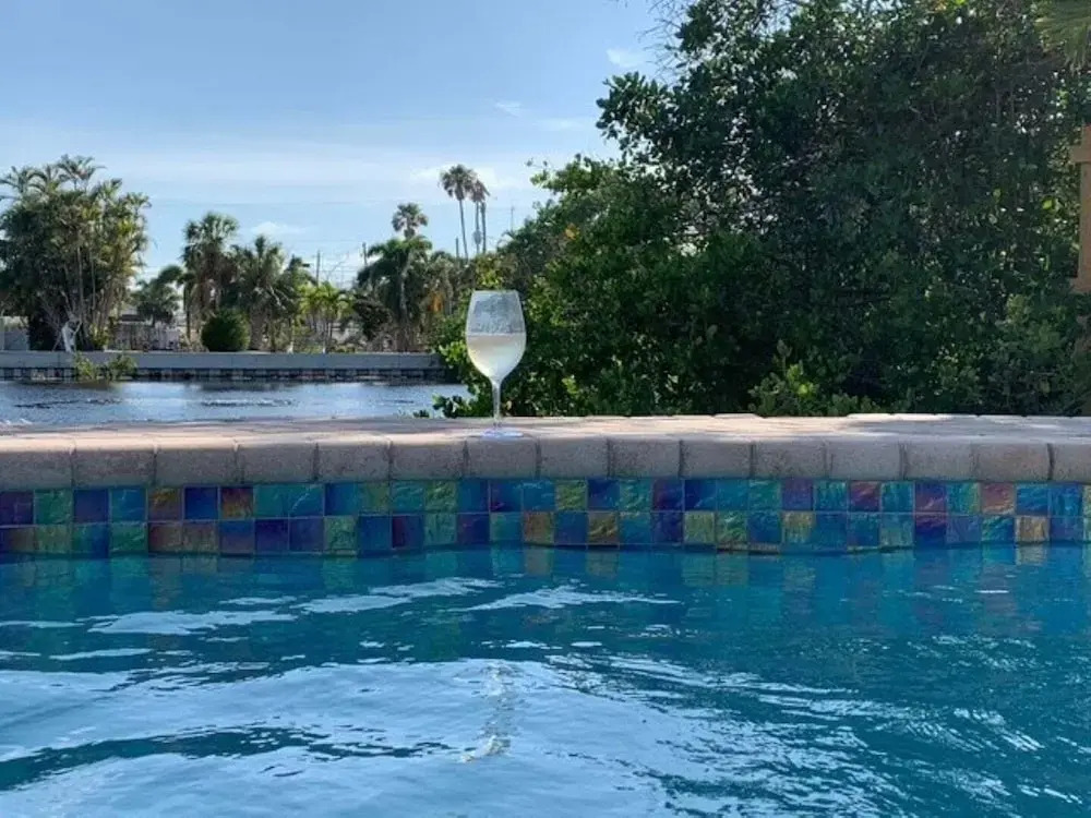 Lake By The Beach 2 Bedroom Home