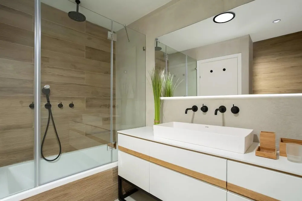 Industrial Chic 3BR in Smolenskin by HolyGuest