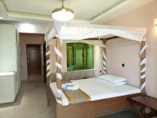 Eden Palms Resort