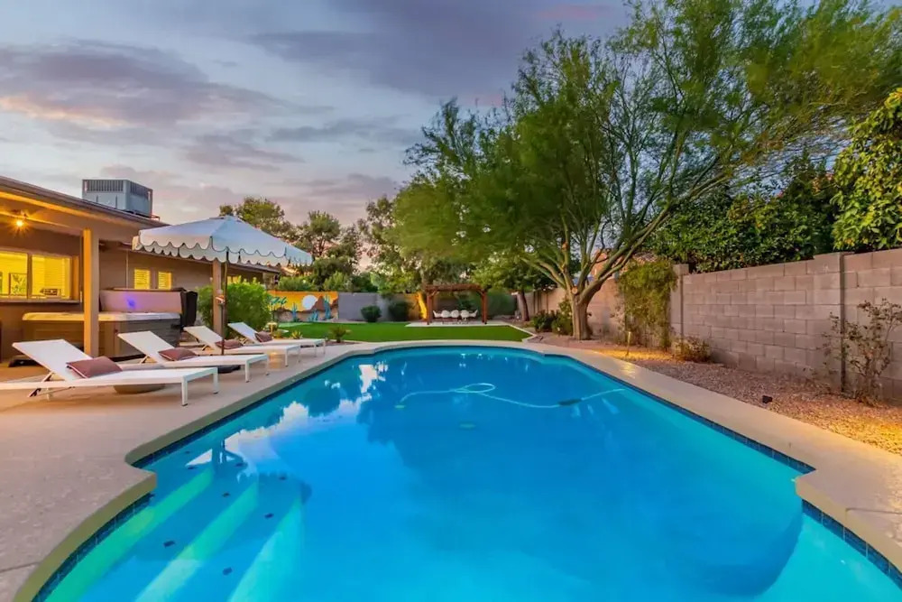 Greenway Oasis Heated Pool Spa Mural Putt Grn