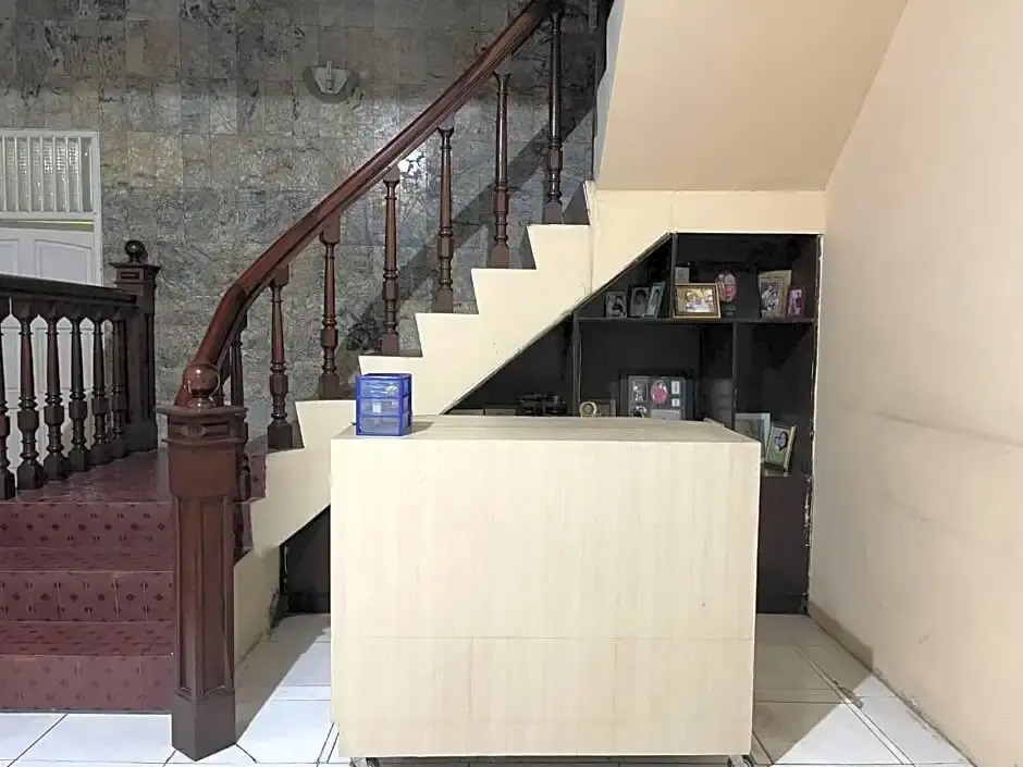 OYO 90812 Hayza Residence Syariah