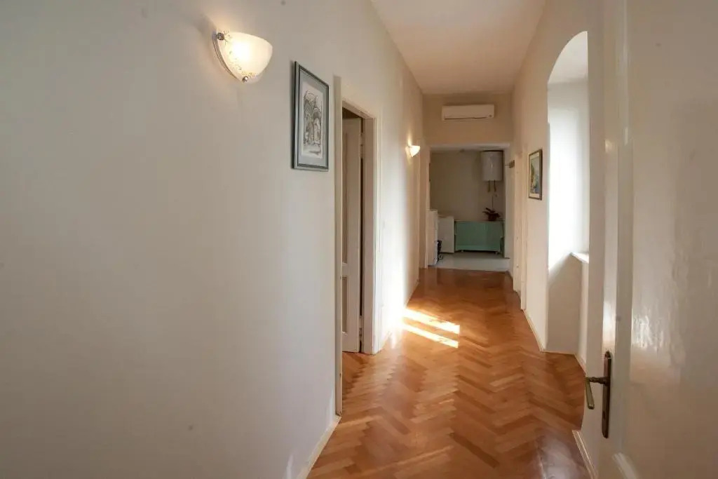 Gianina Apartment