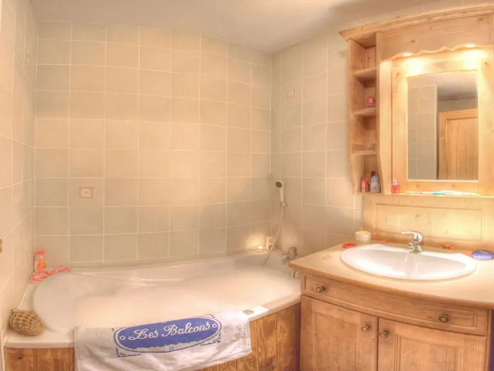 Spacious Apartment in French-italian ski Resort San Bernardo