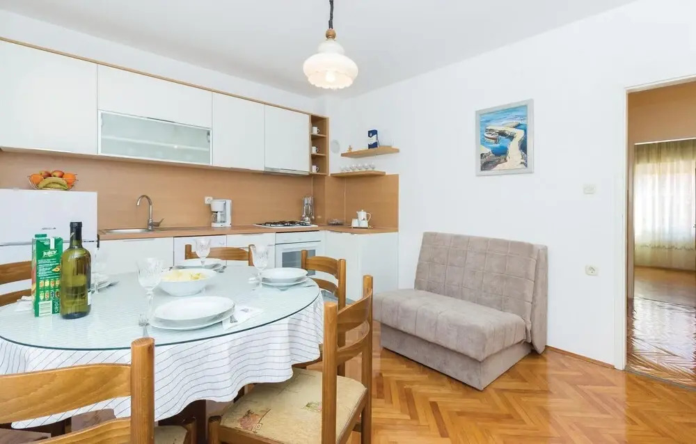 Two-Bedroom Holiday Home In Zadar