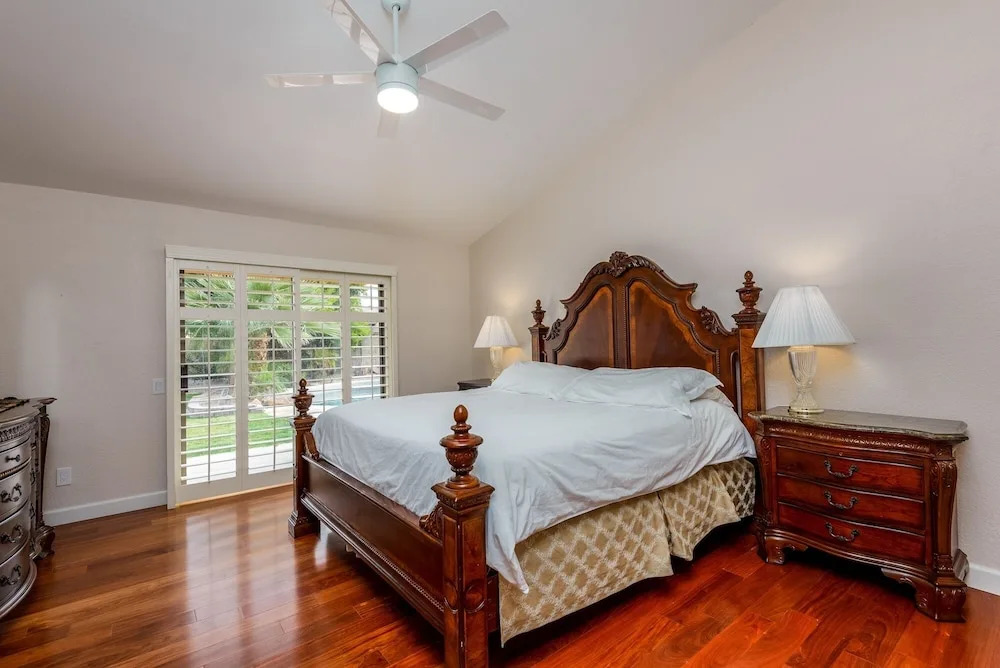 Casa Willow 4 Bedroom Home by RedAwning