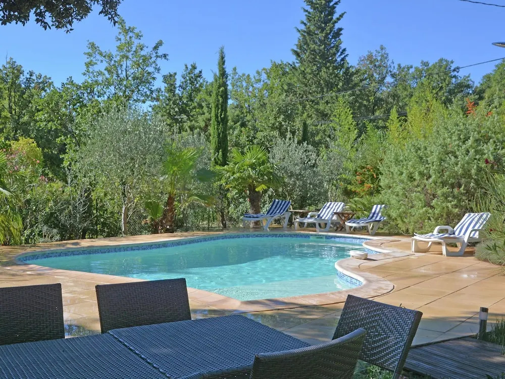 Villa in Garéoult with Private Pool