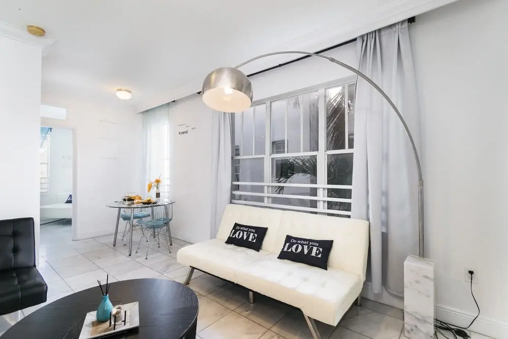 Holiday Apartment on Lincoln Road